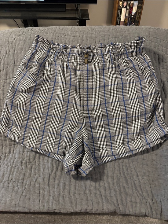 American Eagle Outfitters Pants - American Eagle Outfitters Grey, White & Blue Plaid High-Waist Shorts
